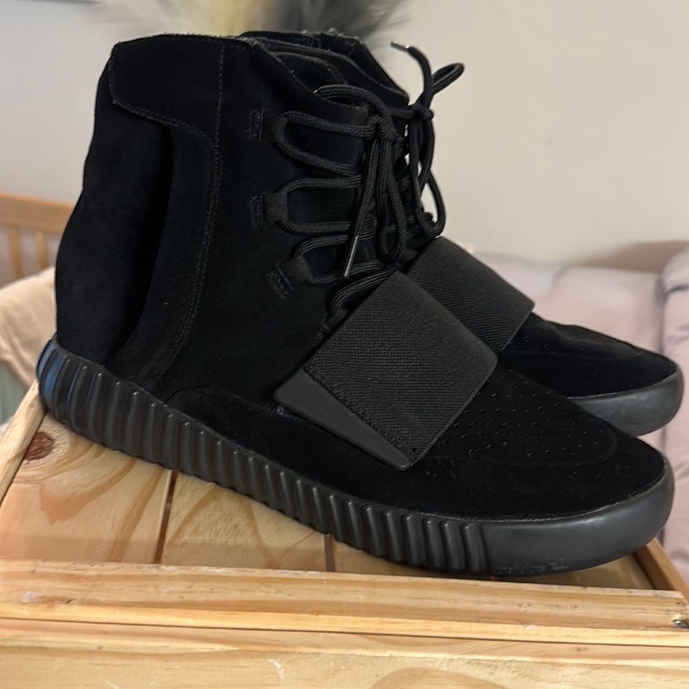 Adidas Yeezy 750 Triple Black